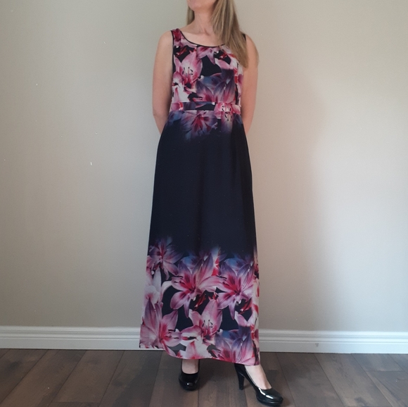 cleo Dresses & Skirts - 💘 2 for $20 | Cleo | Navy Floral Maxi Dress